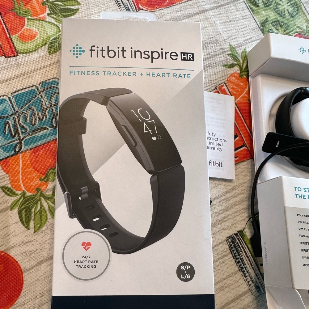 Fitbit inspire HR. Black two sized bands